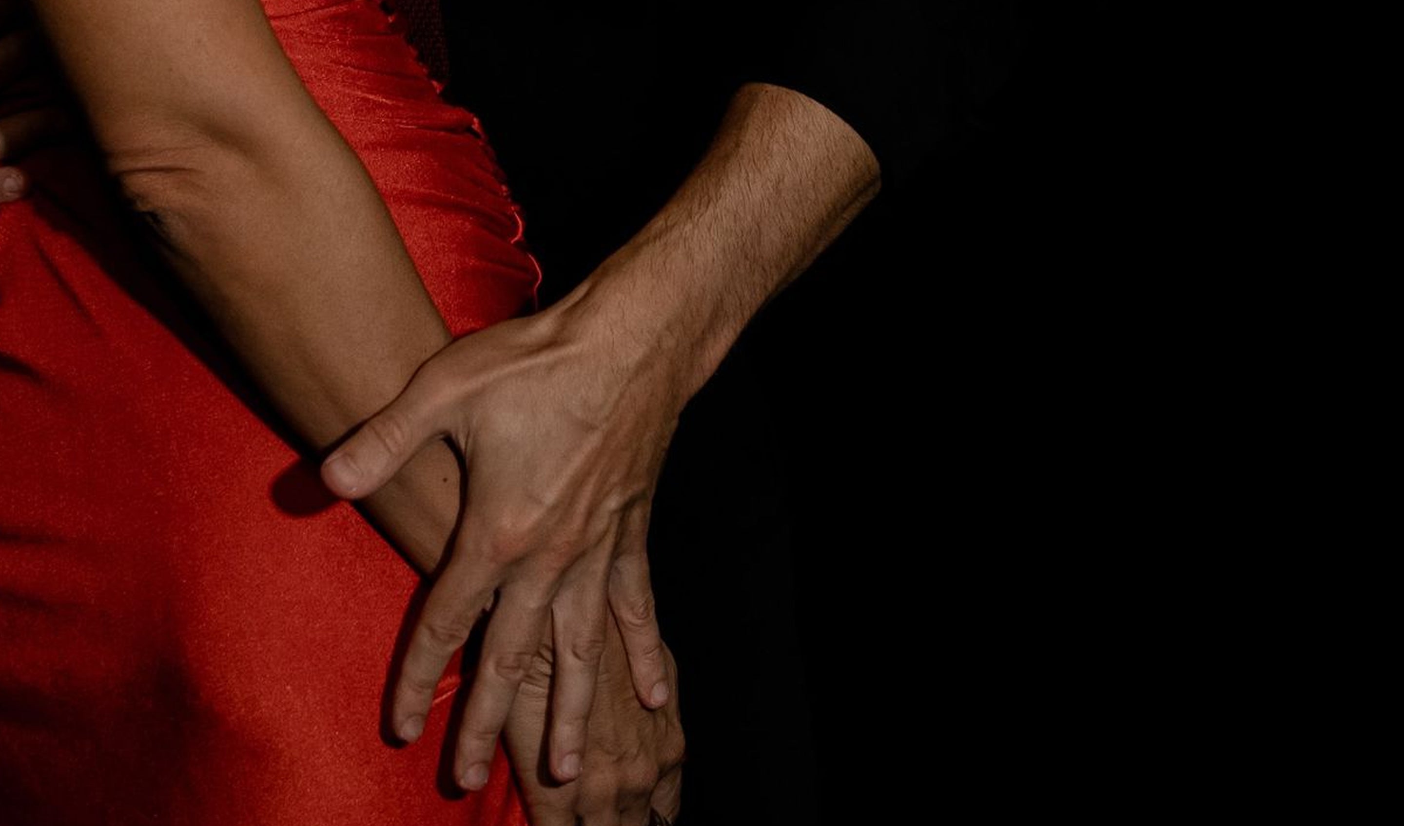 Warum unsere Extrait-Formel herkömmliches Parfum übertrifft